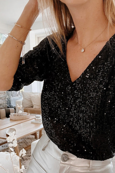Chic Black Sequin V-Neck Top for Women - Elegant 3/4 Sleeve Evening Wear with Flattering Fit and Stunning Sparkle