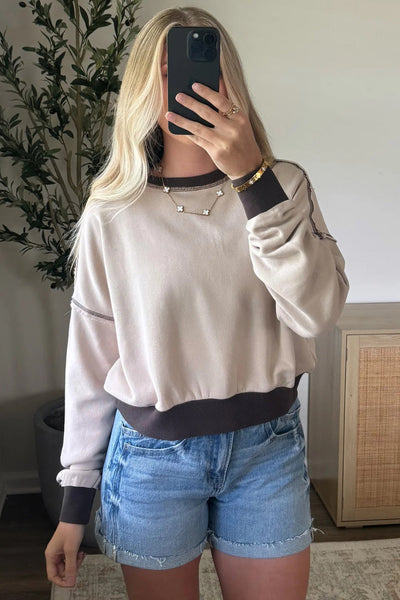 Trendy Women's Colorblock Crop Sweatshirt in Jet Stream Stylish Athletic Chic with Comfortable Fit and Contrast Edges