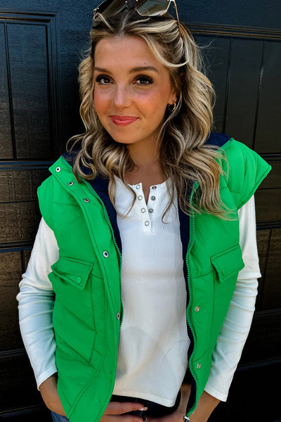 Women's Cozy Green Color Block Zip-Up Winter Vest with Snap Buttons - Stylish Layering Essential for Cold Weather