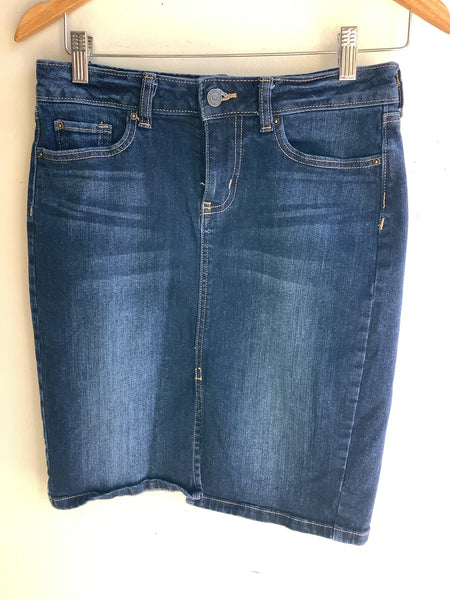 Gap Denim Skirt w/ Floral Pockets