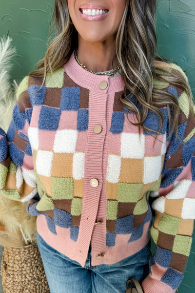 Women's Checkered Cardigan - Cozy Knit Sweater in Trendy Colors for Effortless Layering and Everyday Style