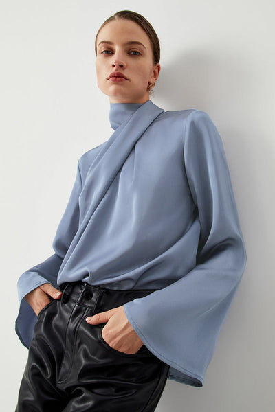 Effortlessly Stylish Women's Soft Pastel Bell Sleeve Blouse - Flowy Fit for Ultimate Comfort and Fashion-Forward Looks
