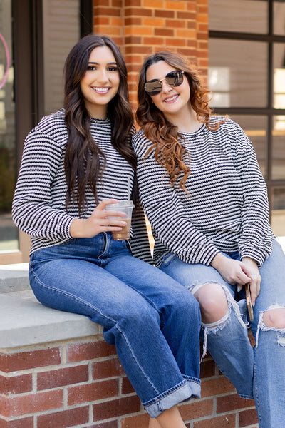 Stylish Women's Black Stripe Long Sleeve Top - Casual Round Neck, Drop Shoulder Design for Effortless Everyday Looks