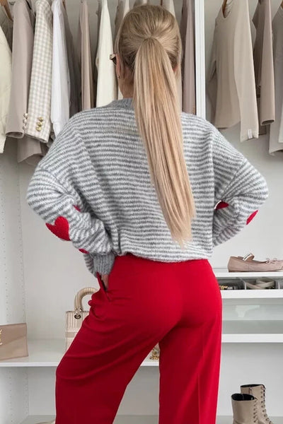 Cozy Women's Gray Striped Heart Pattern Knit Sweater - Stylish, Relaxed Fit for Casual Outings and Everyday Wear
