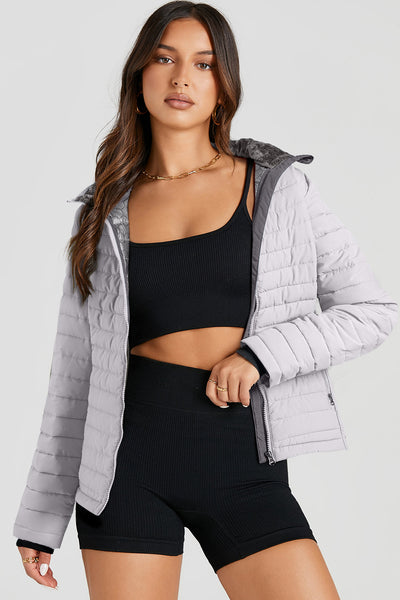 Stylish Women's Silver Quilted Puffer Jacket - Trendy Zip-Up Outerwear for Cold Weather with Comfortable Fit