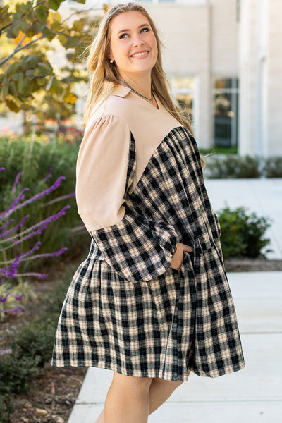 Plus Size Women's Casual Plaid Dress - Chic Short Sleeve Style for Everyday Comfort and Effortless Fashion