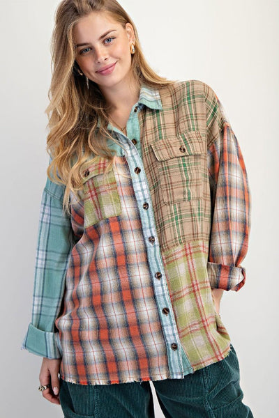 Women's Cozy Green Plaid Flannel Shacket - Stylish Button-Down Overshirt for Effortless Layering and Comfort