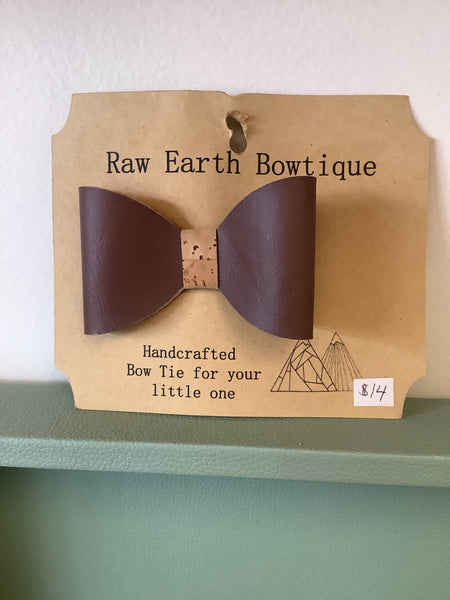 Raw Earth Bowtique Bow tie for a little one