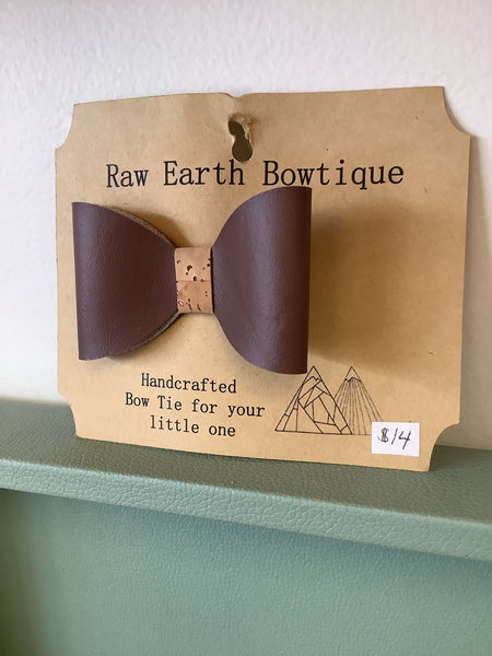 Raw Earth Bowtique Bow tie for a little one