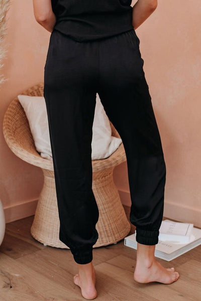 Trendy Women's Cropped Joggers - Soft, Comfortable Athletic Pants for Casual Style and Everyday Wear