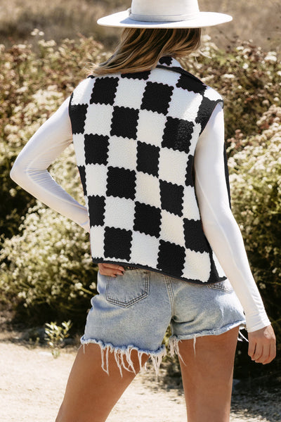 Cozy Women's Checkered Sherpa Vest in Soft Earth Tones - Effortless Layered Style for Chic Fall Outfits
