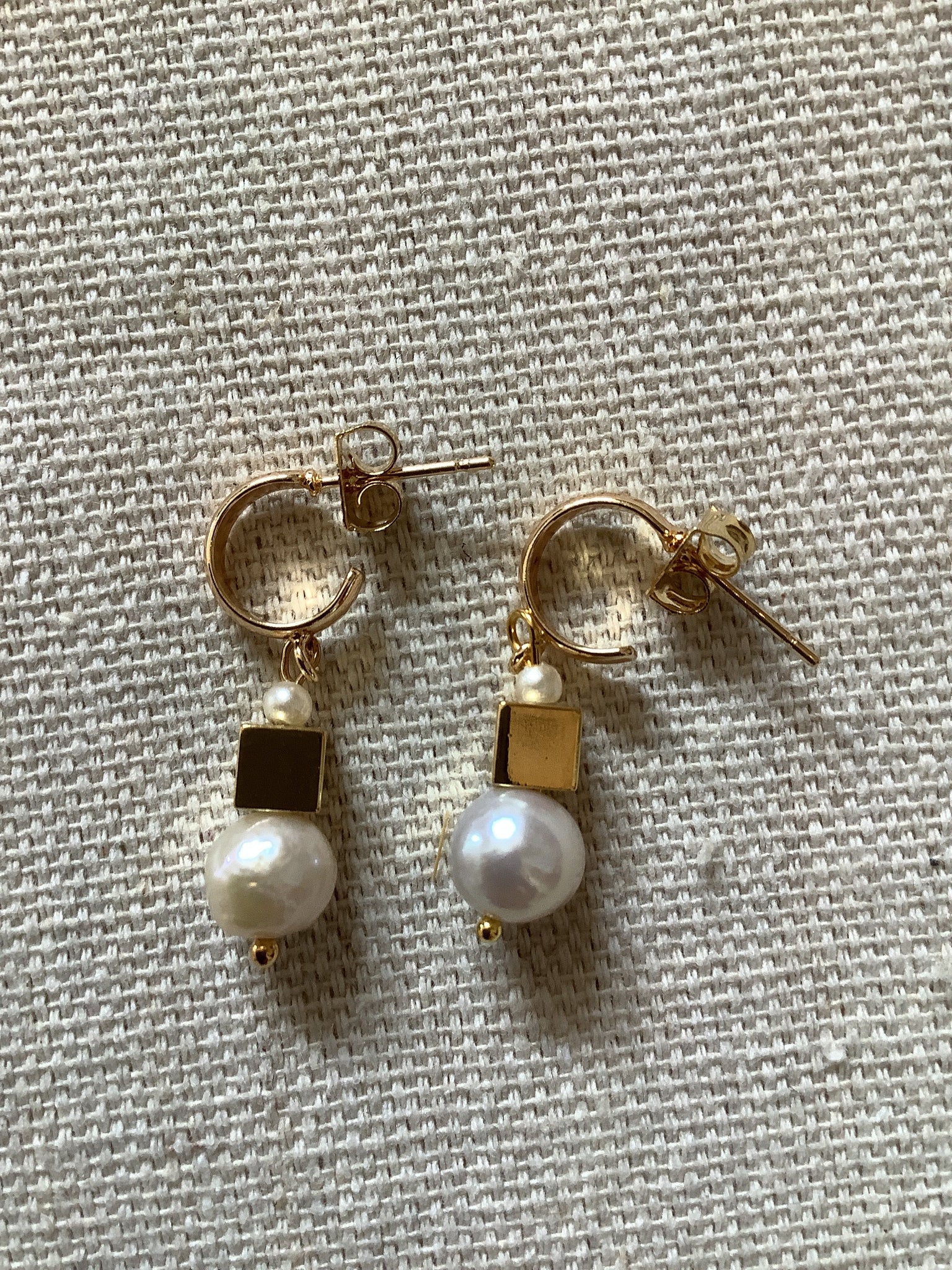 Standout Boutique Danity Pearl earrings