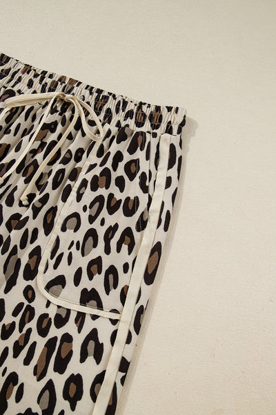 Chic Women's Leopard Print Wide Leg Pants - Comfortable, Trendy Fit for Casual and Stylish Everyday Wear