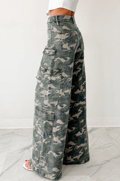 Stylish Women's Green Camo Wide Leg Cargo Pants - Comfortable and Versatile for Effortless Casual Looks