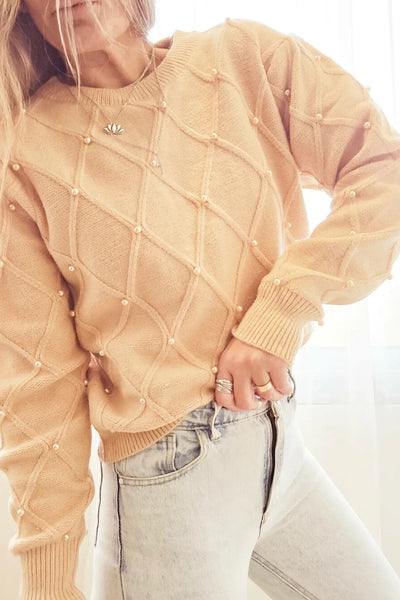 Women's Casual Banana Cream Knit Sweater with Pearl Embellishments - Stylish Rhombus Design for Comfort and Elegance
