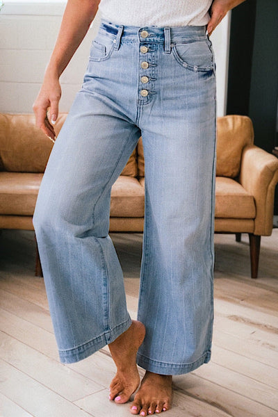 Stylish Women's Classic Blue Wide Leg JeansFlattering Fit for Effortless Comfort and Trendy Everyday Wear