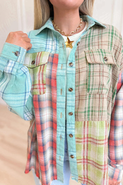 Women's Cozy Green Plaid Flannel Shacket - Stylish Button-Down Overshirt for Effortless Layering and Comfort