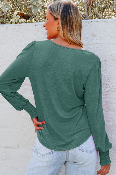 Chic Women's V-Neck Long Sleeve Top in Soft Fabric Ideal for Casual and Office Outfits, Effortless Style and Comfort