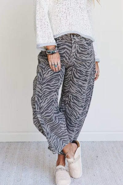 Trendy High-Waisted Gray Zebra Stripe Wide Leg Jeans for Women Effortless Style and All-Day Comfort
