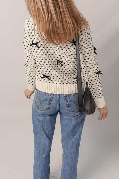 Elegant Women's Soft Knit Bow Sweater - Stylish & Comfortable for Casual or Dressy Outfits, Perfect Year-Round
