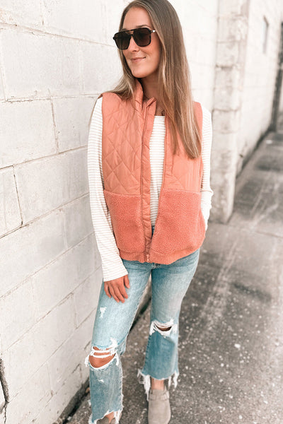 Women's Cozy Pale Chestnut Sherpa Quilted Zip-Up Vest with Stand Neck - Trendy Layer for Chic Fall Looks