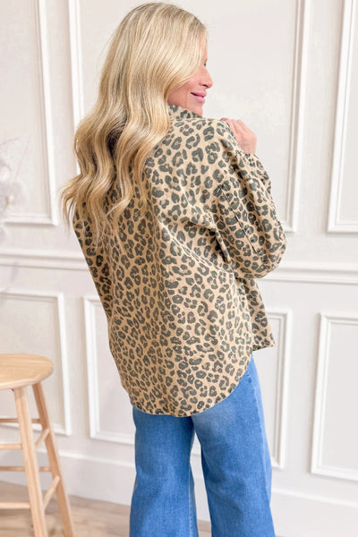 Trendy Women's Khaki Leopard Print Shacket with Collared Button Design & Flap Pockets for Effortless Layering