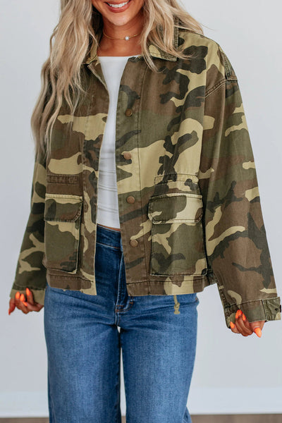 Women's Green Retro Camouflage Denim Jacket with Flap Pockets and Button Closure Stylish Casual Outerwear