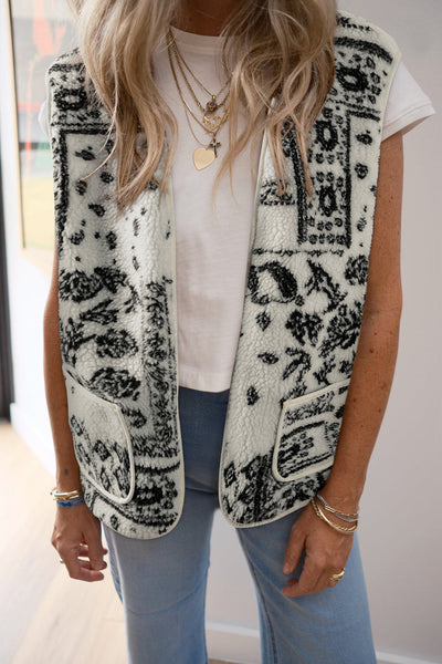 Soft Beige Sherpa Vest Jacket for Women  Stylish Layering Essential for Chic Fall and Winter Looks