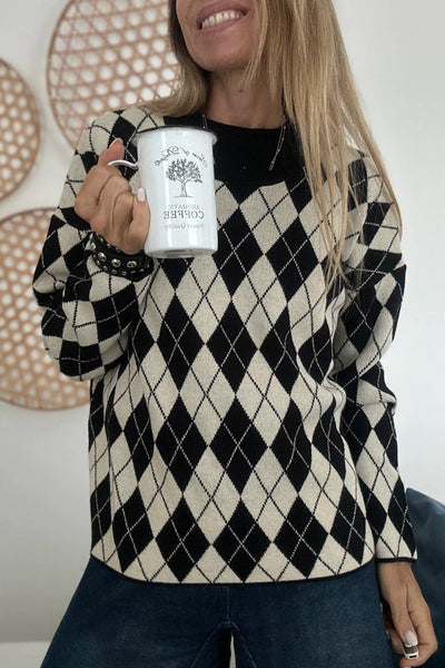 Trendy Women's Black Checkered Colorblock Sweater Top with Round Neck for Effortless Casual Style