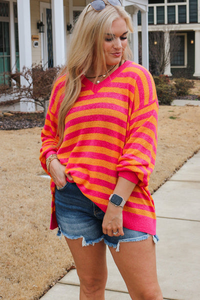 Plus-Size Women's Beige Striped V-Neck Sweater with Loose Fit and Side Slits for Effortless Chic Style