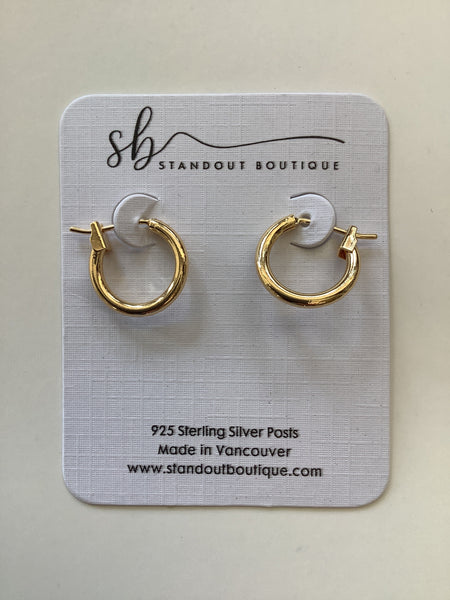 Small Gold Hoops - Standout Boutique(Vancouver, BC)