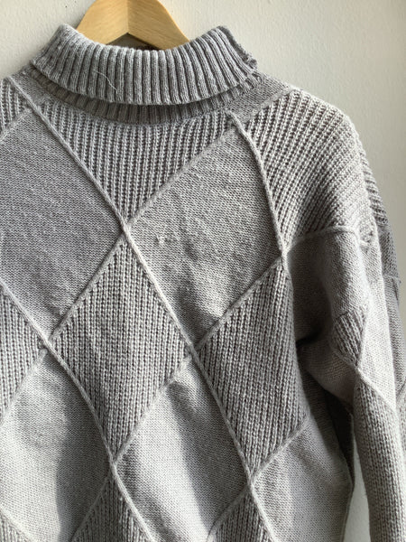 Vintage Grey Diamond-Patterned Turtleneck Sweater