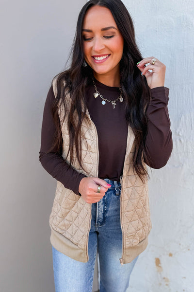 Women's Lightweight Parchment Quilted Hooded Vest - Trendy Layering Piece for Casual Chic Fall Looks