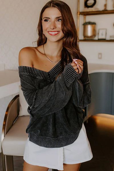 Cozy Women's Black V-Neck Knit Sweater with Exposed Seams & Drop Shoulders - Relaxed Fit for Effortless Style