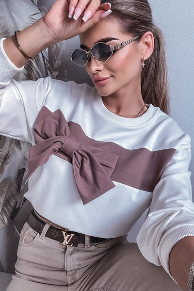 Chic Women's White Color Block Sweatshirt with Ribbon Bow Detail - Trendy Crew Neck Top for Casual Style