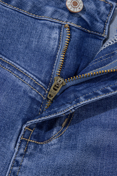 Flattering High-Waisted Blue Jeans for Women - Stylish Casual Fit Perfect for Everyday Outings and Effortless Style