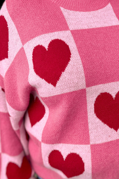 Cozy Women's Pink Heart Checkered Sweater - Cute Crew Neck for Valentine‚Äôs Day and Romantic Outings