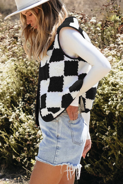 Cozy Women's Checkered Sherpa Vest in Soft Earth Tones - Effortless Layered Style for Chic Fall Outfits