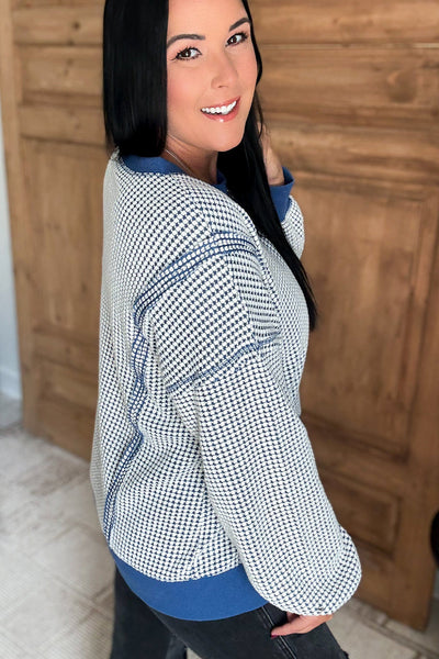 Plus Size Women's Blue Textured Knit Sweatshirt with Round Neck & Drop Shoulder Cozy Casual Chic for Everyday Wear