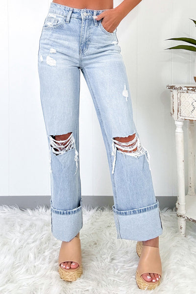 Effortlessly Chic Women's Light Wash Distressed Straight-Leg Jeans in Beau Blue for Stylish Comfort