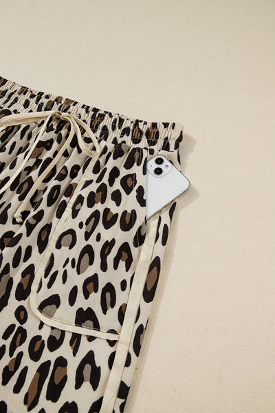 Chic Women's Leopard Print Wide Leg Pants - Comfortable, Trendy Fit for Casual and Stylish Everyday Wear