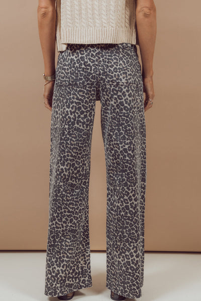 Chic Women's High-Waist Black Leopard Print Wide-Leg Jeans for Effortless Style and Ultimate Comfort
