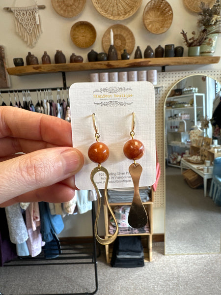 Standout Boutique Agate Stone Dangle Earrings