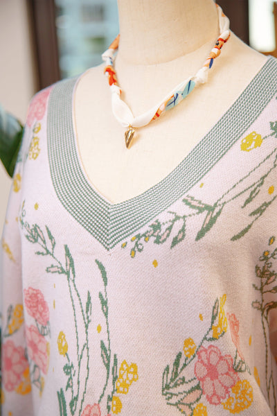 Women's Floral V-Neck Viscose Blend Knit Sweater in Soft Pink