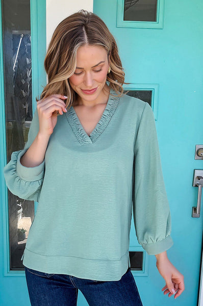 Elegant Women's Lightweight Crinkle Blouse in Soft Pastel Shades - Comfortable Fit for Everyday Style and Sophistication