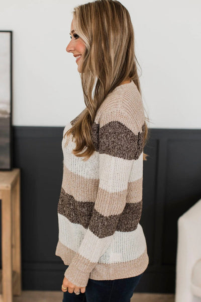 Stylish Women's Khaki Striped Color Block Crew Neck Sweater - Slim Fit for Comfortable Layering and Everyday Chic