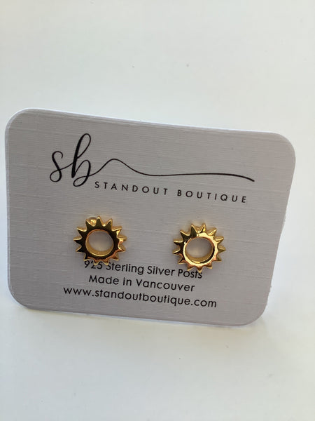 Gold Sunflower Stud earrings - Standout Boutique (Vancouver, BC)