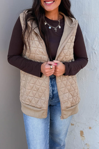 Women's Lightweight Parchment Quilted Hooded Vest - Trendy Layering Piece for Casual Chic Fall Looks