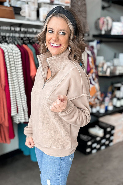 Cozy Women's Jet Stream Sherpa Patchwork Quarter Zip Pullover Sweatshirt - Stylish Layering Essential in Soft Colors