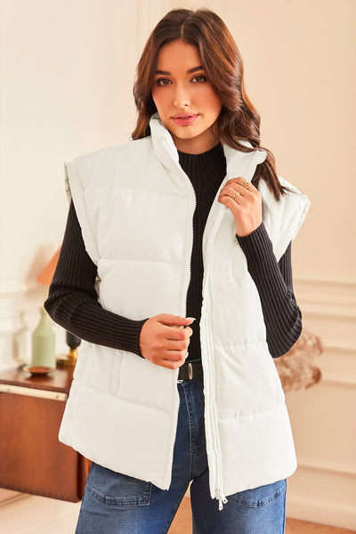 Cozy Women's Oversized Beige Puffer Vest with Zipper Neck - Stylish Cold Weather Outerwear for Ultimate Comfort